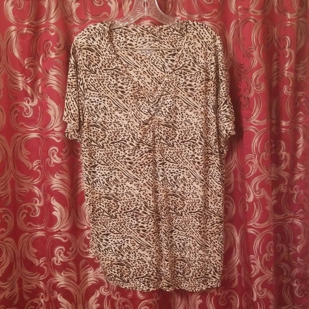Cacique cheetah top